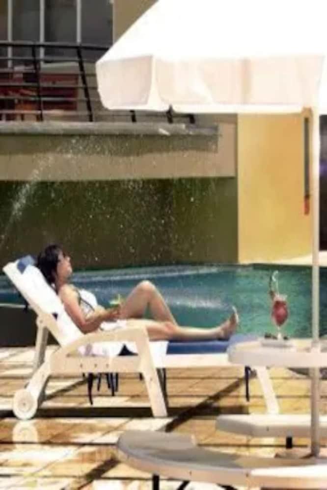 Marbella Suites Bandung Cimenyan Eksteriør billede