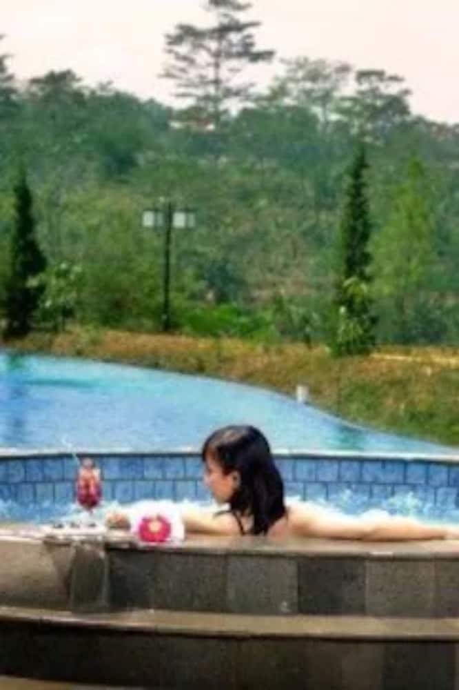 Marbella Suites Bandung Cimenyan Eksteriør billede